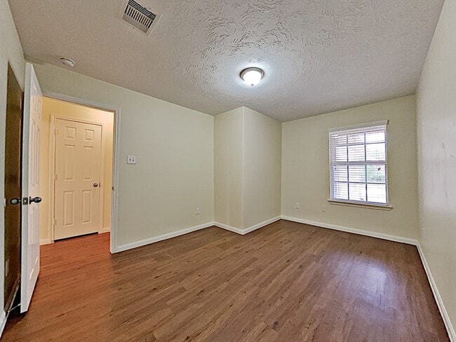 Building Photo - 4026 Hawthorn Glen Ct