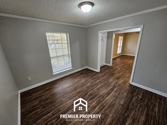 Building Photo - 5740 Fox Bend Ave