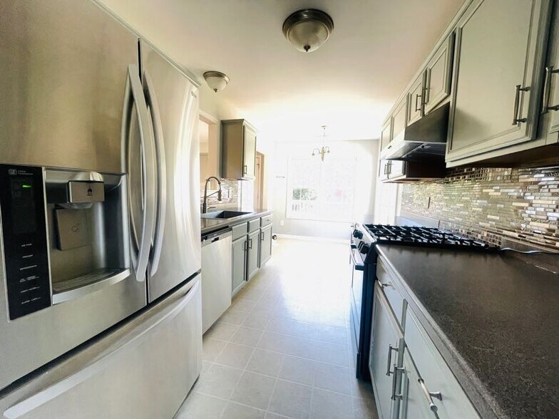 Building Photo - 1414 Maymont Ct