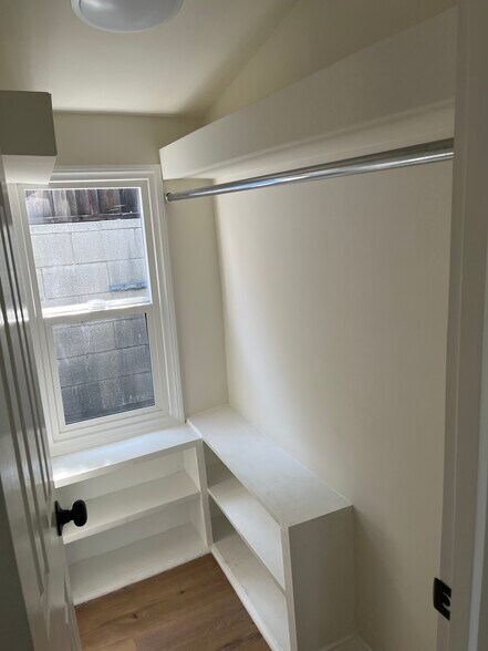 Building Photo - 2510 Glen Green St