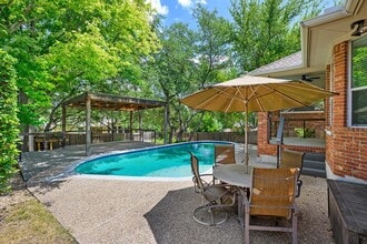 Building Photo - 1309 Horseback Hollow
