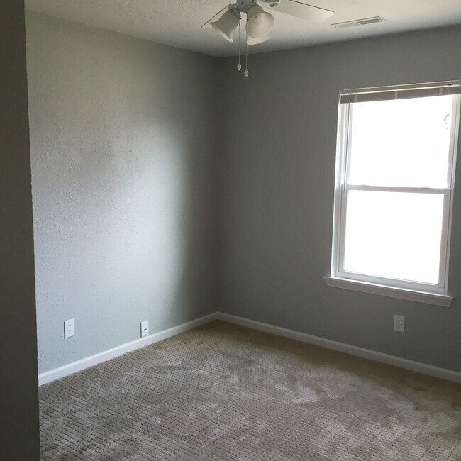 Building Photo - 2517 Maverick Ln