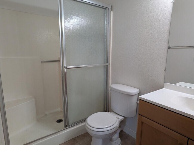 Building Photo - 8730 Sandhill Dr