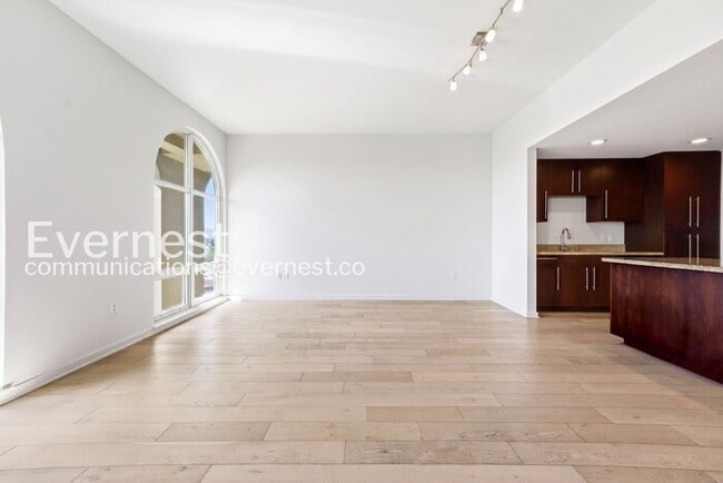 Building Photo - 1-Bed/1-Bath Condo with Pool, Spa, and Fitness Center!/Available Now!