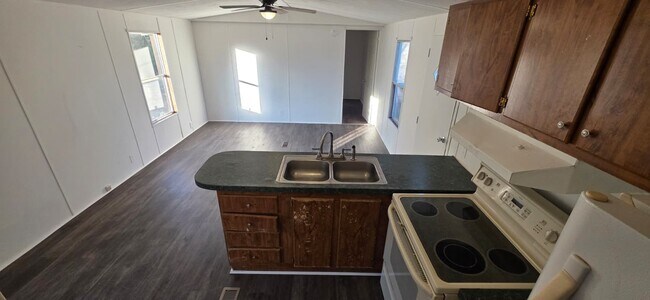 Building Photo - 8364 Cedar St