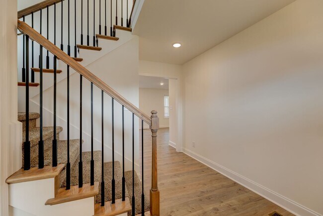 Building Photo - 1385 Harmon Ln