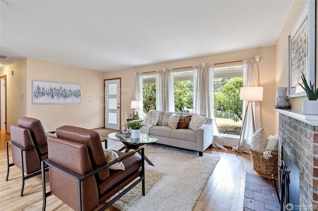 Building Photo - 11807 96th Ave SW