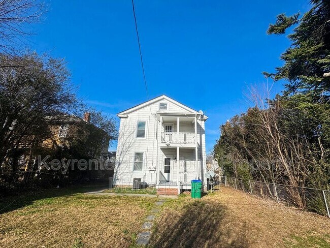 Building Photo - 2806 Hawthorne Ave