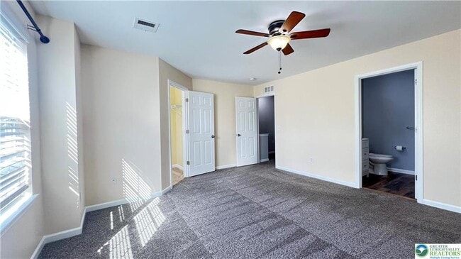 Building Photo - 705 Blue Heron Dr