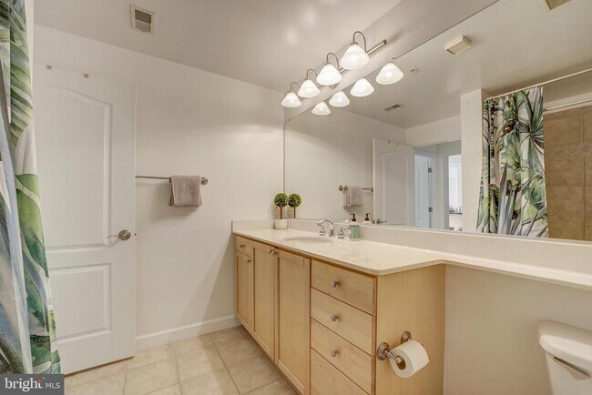 Building Photo - 1441 Rhode Island Ave NW