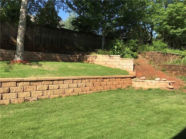 Building Photo - 2803 Stillwater Park Dr NE