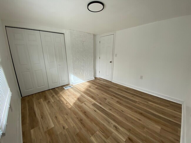 Building Photo - 310 N 27th St
