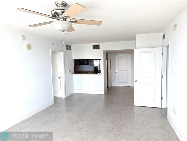 Building Photo - 600 W Las Olas Blvd