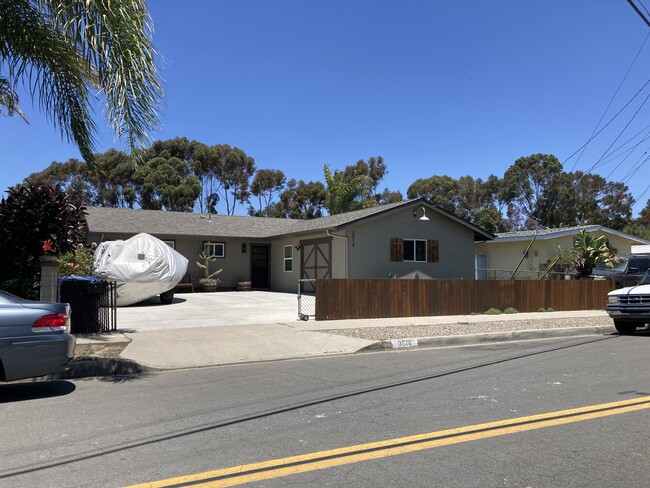 Building Photo - 3514 Hacienda Dr