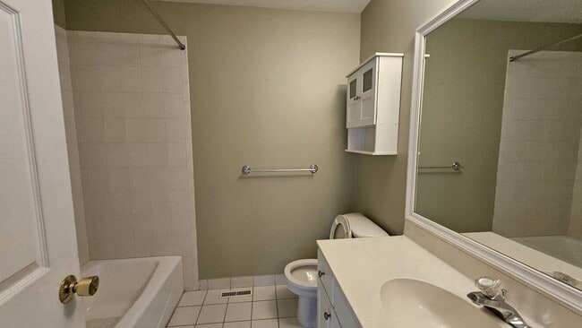 Building Photo - 955 Elderberry Cir