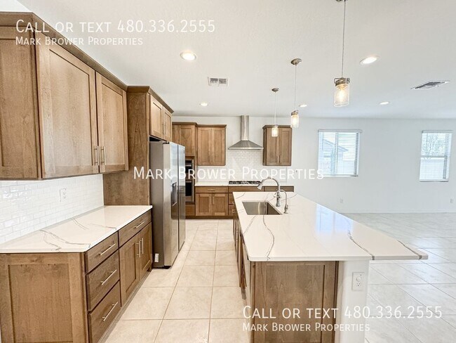 Building Photo - 72 S 157th Ln