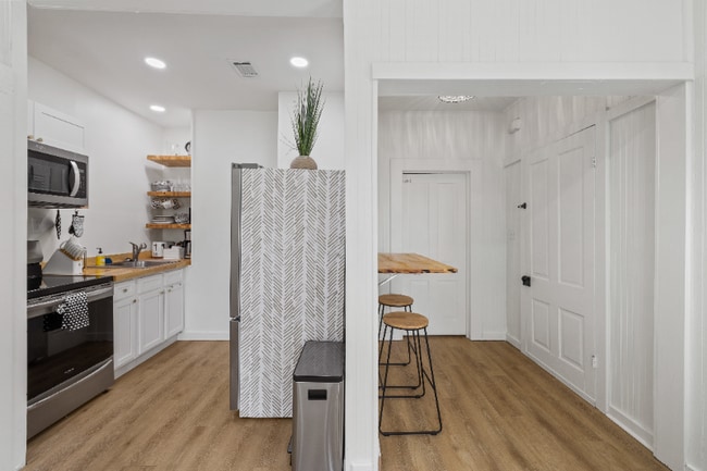 Building Photo - 311 Chatham St