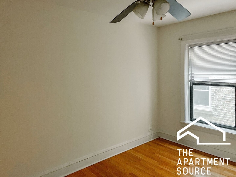 Building Photo - 518 W Cornelia Ave