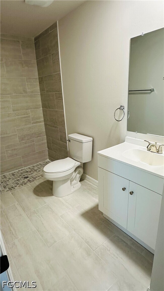 Building Photo - 607 SE 7th St