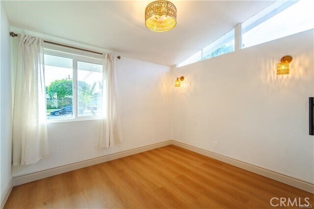 Building Photo - 236 Mission Dr