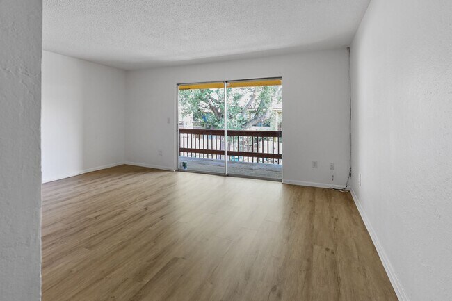 Building Photo - 3bd Rental by Clark & Beneva Rd with Amenities!!!