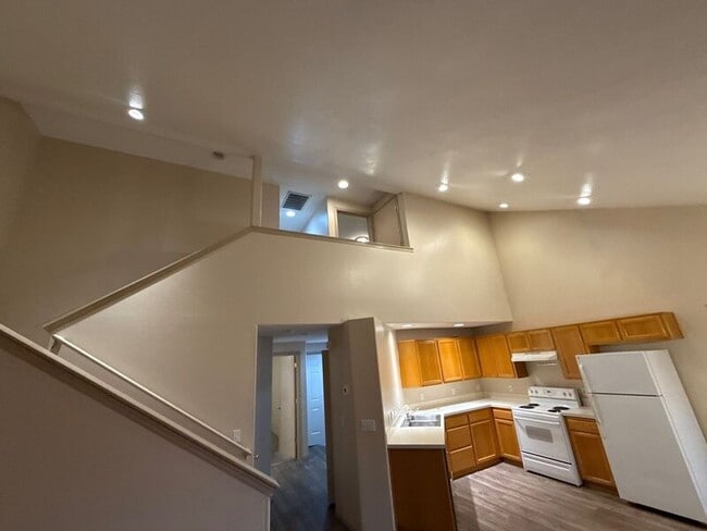 Building Photo - 1685 Lucinda Ave NE