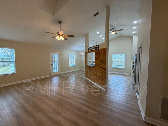 Building Photo - 502 Tidal Wave Ln