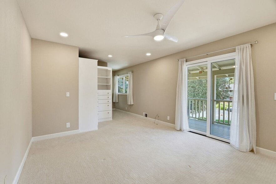 Building Photo - 12456 Newport Ct