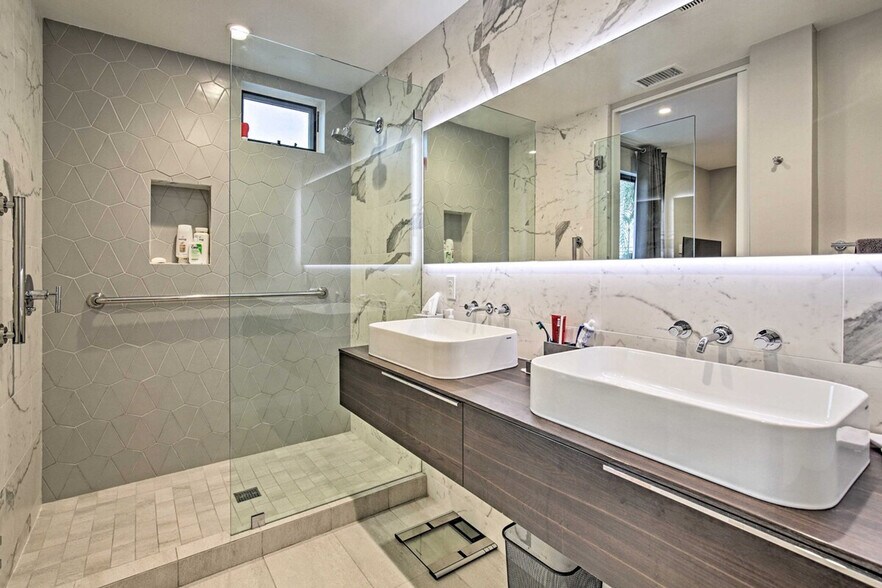 Building Photo - 1010 5th St