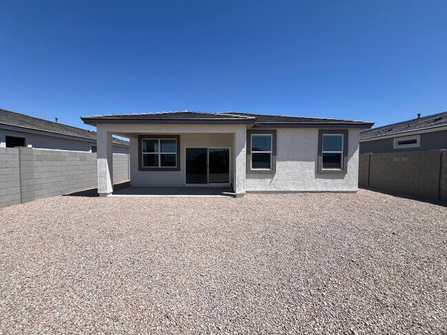Building Photo - 15645 W Desert Hollow Dr