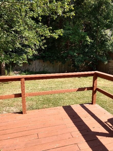Deck overlooking backyard - 314 Lake Crystalbrook Dr