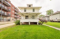 Building Photo - 808 S Locust St