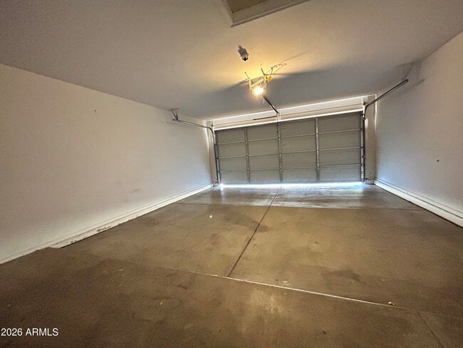 Building Photo - 15036 W Calavar Rd