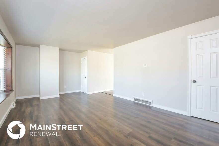Building Photo - 3390 W 96th Ave