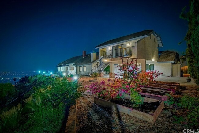 Building Photo - 7380 Live Oak Dr