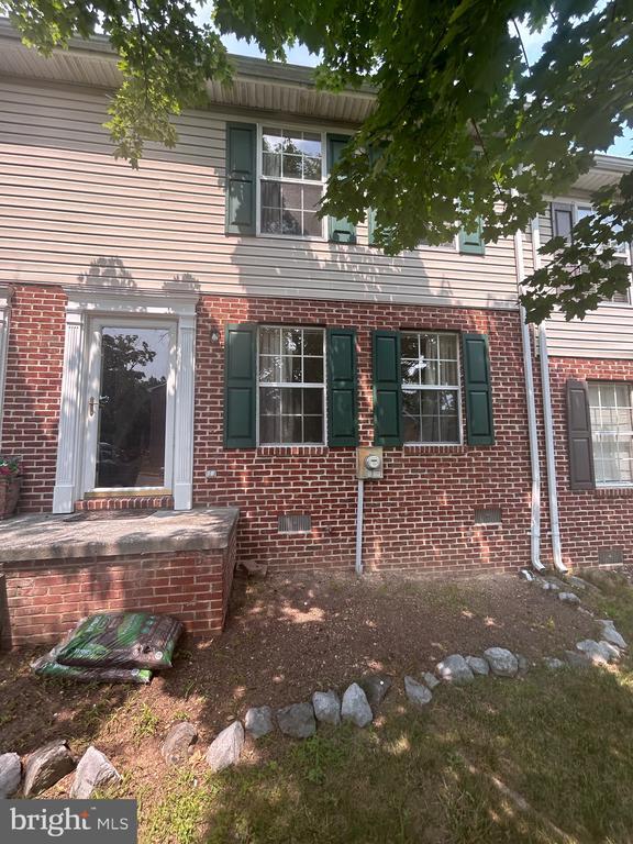 Building Photo - 222 Waterford Ln