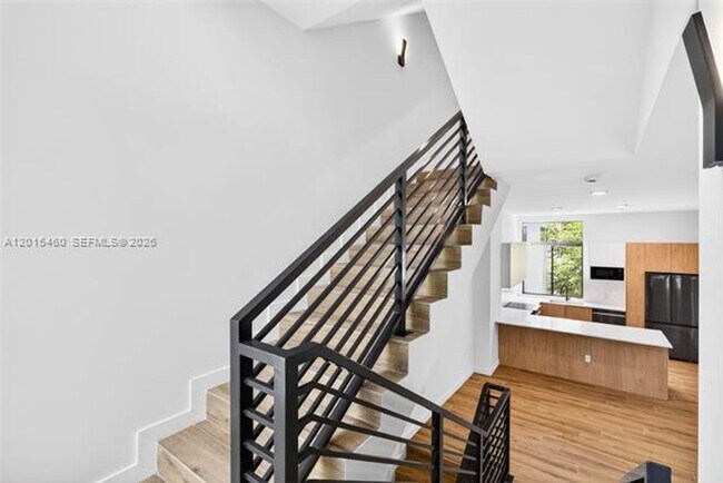 Building Photo - 515 NE 61st St