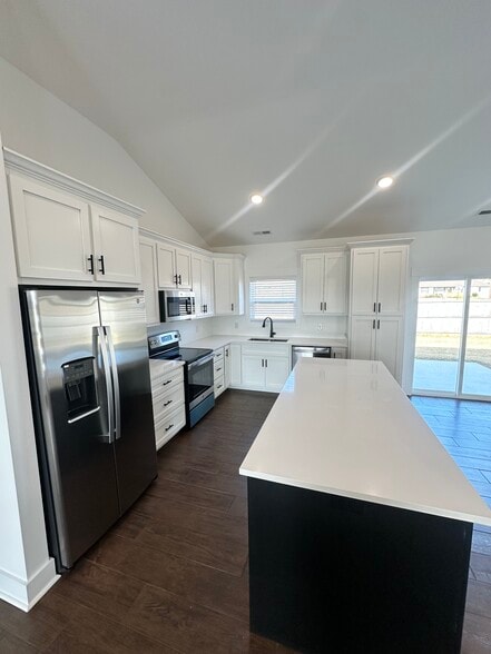 Building Photo - 210 Market St