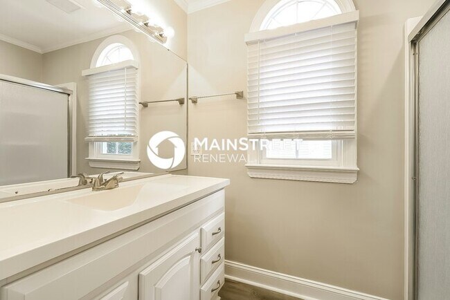 Building Photo - 3 Bedroom Pet-Friendly Home in RALEIGH, NC with Main Street Renewal