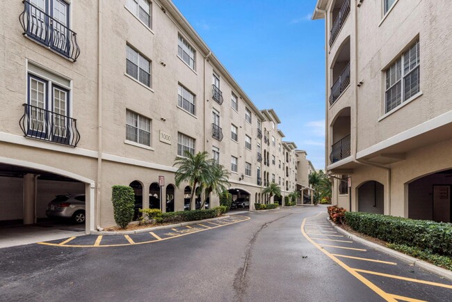 Building Photo - 501 Knights Run Ave