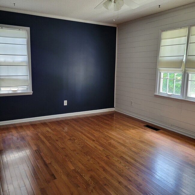 Building Photo - 110 Hilton Ln