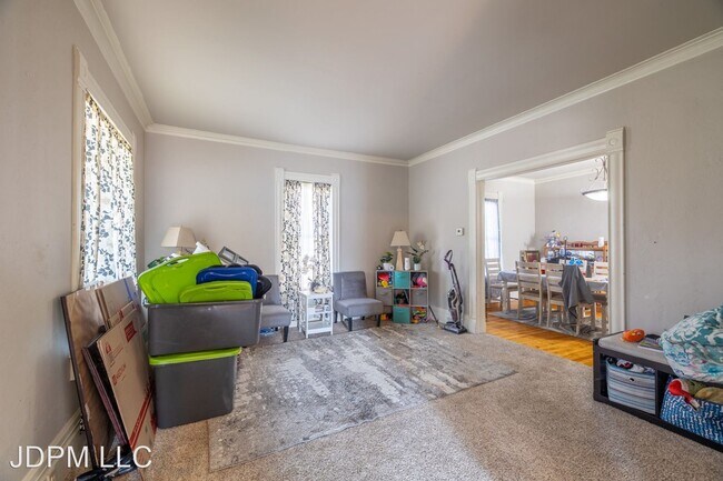 Building Photo - 5 br, 1 bath House - 233 W 11th Avenue