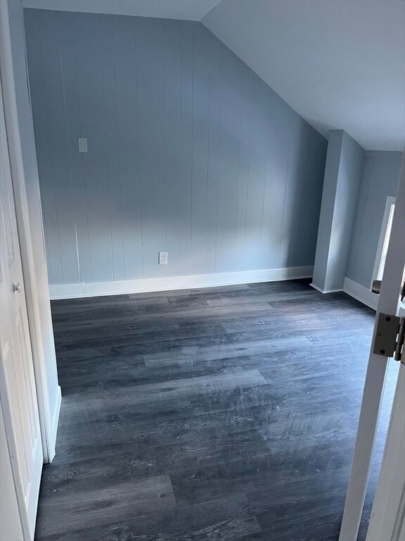 Building Photo - 106 Kilburn St