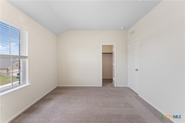 Building Photo - 942 Blue Violet
