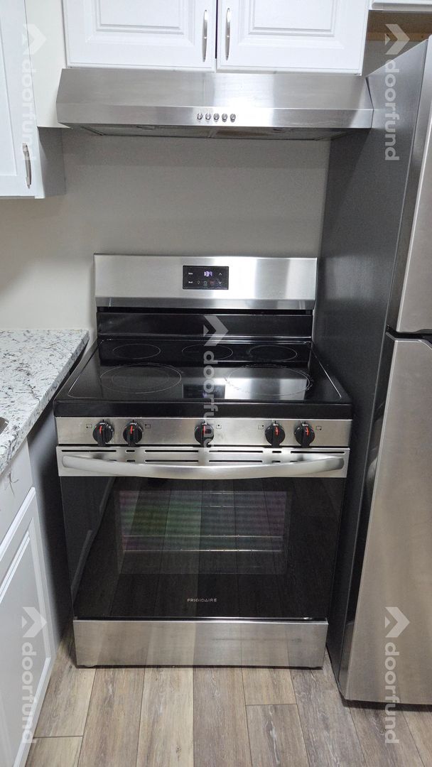 Building Photo - 208 Columbus St