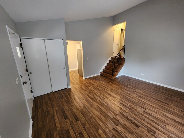 Building Photo - 533 Ryan Ln