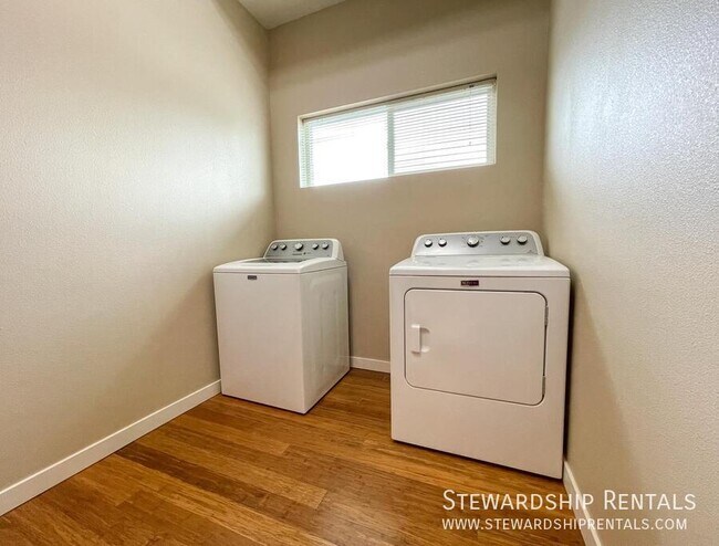 Building Photo - 1752 Mill St