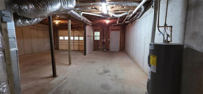 Building Photo - 15 Spring Branch Dr
