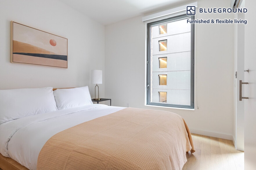 Building Photo - 244 W 29th St