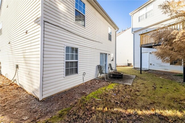 Building Photo - 400 Spring Head Dr SE
